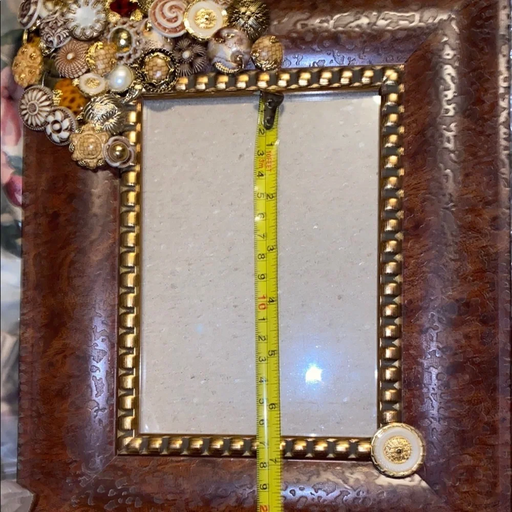 BX45 Vintage Buttons Decorative Brown Frame with Gold Accents
